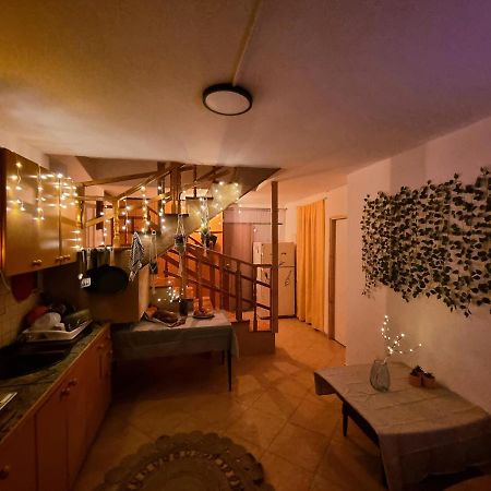 Apartamento נווה מדבר - אירוח מקומי Arad Exterior foto